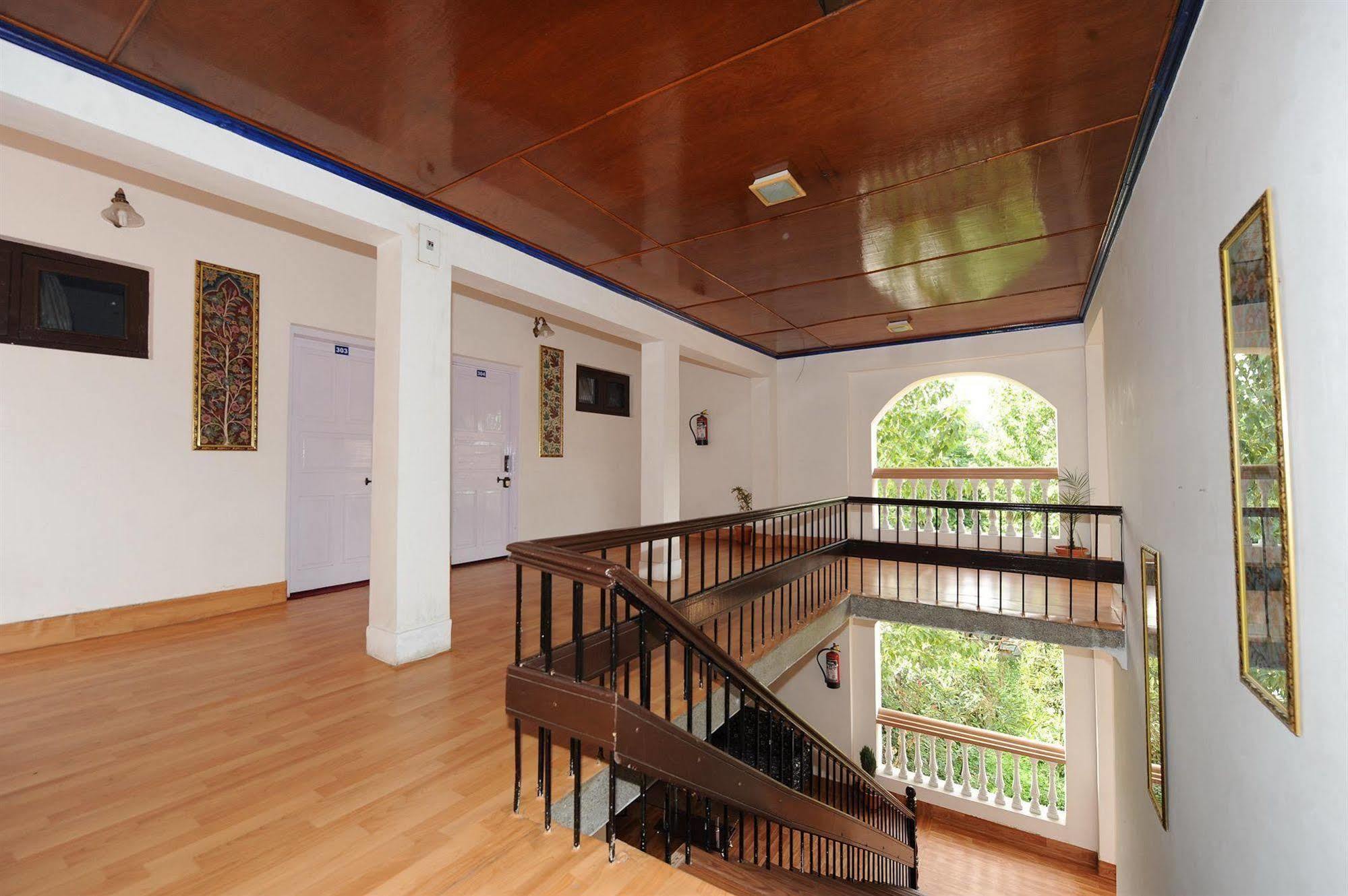 Hotel Ibni Kabeer Srinagar  Bagian luar foto